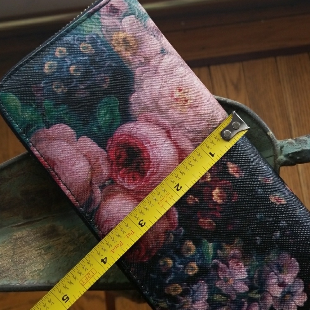 Gorgeous Floral Black Wallet - Picture 8 of 8